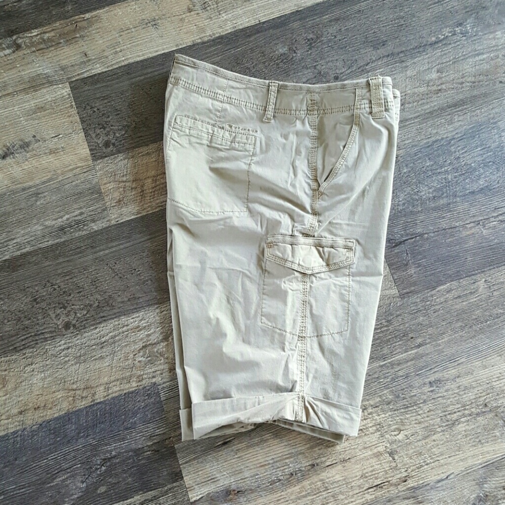 DKNY Jeans women shorts cotton blend size 12 cargo